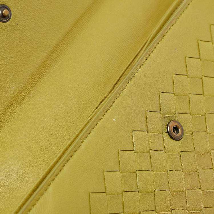 Pre Owned Bottega Veneta Lime Green Intrecciato Leather Flap Continental Wallet