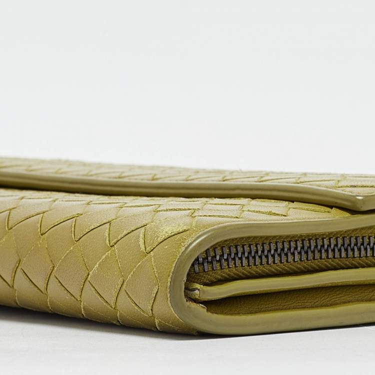 Pre Owned Bottega Veneta Lime Green Intrecciato Leather Flap Continental Wallet