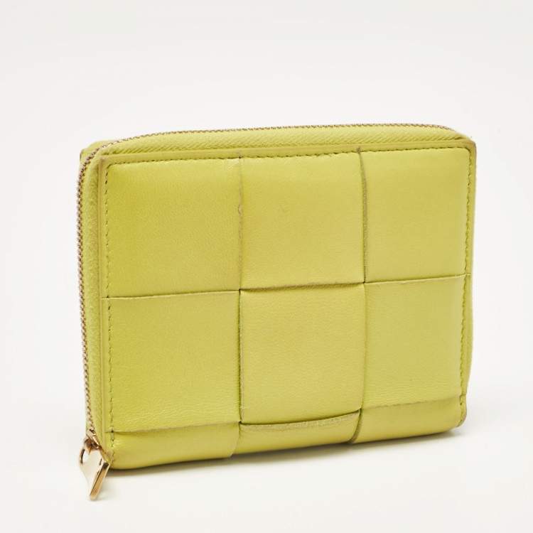 Pre Owned Bottega Veneta Green Intrecciato Leather Cassette Zip Around Wallet