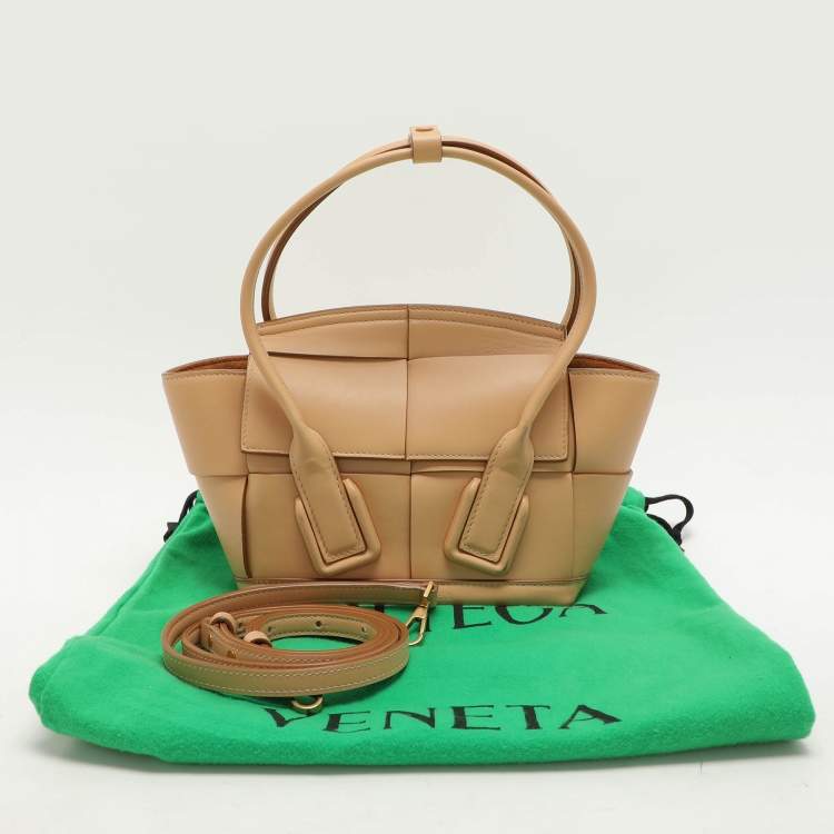 Pre Owned Bottega Veneta Beige Leather Mini Arco Top Handle Bag