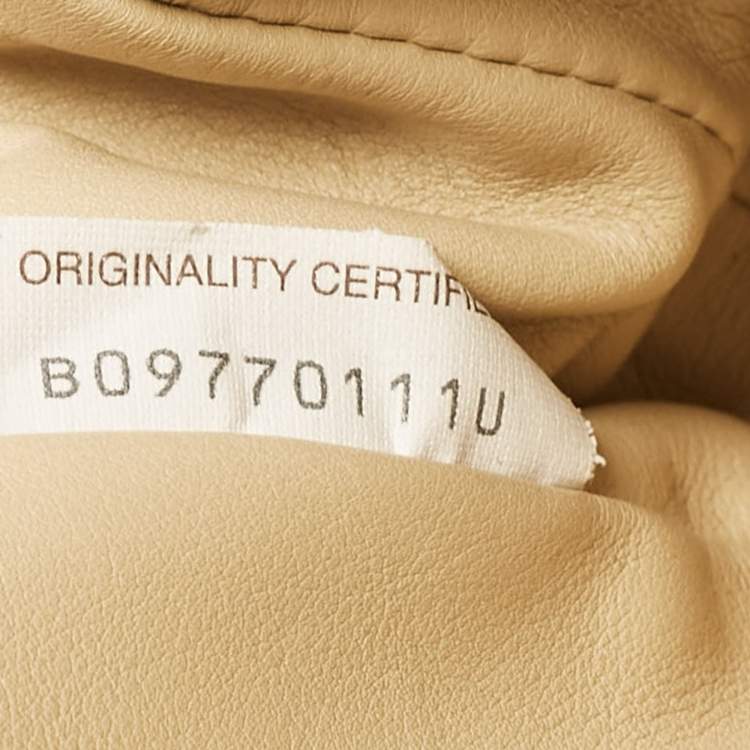 Pre Owned Bottega Veneta Cream Leather Mini The Pouch Bag