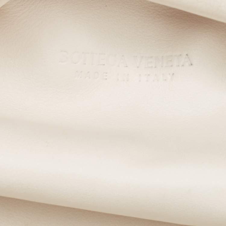 Pre Owned Bottega Veneta White Leather Mini The Pouch Bag