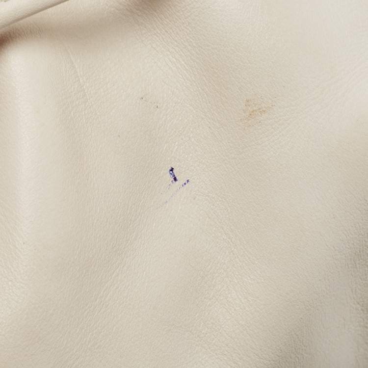 Pre Owned Bottega Veneta White Leather Mini The Pouch Bag