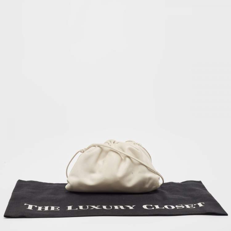 Pre Owned Bottega Veneta White Leather Mini The Pouch Bag