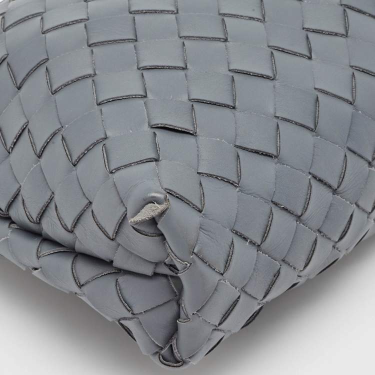Pre Owned Bottega Veneta Grey Intrecciato Leather Oversized Zip Pouch 