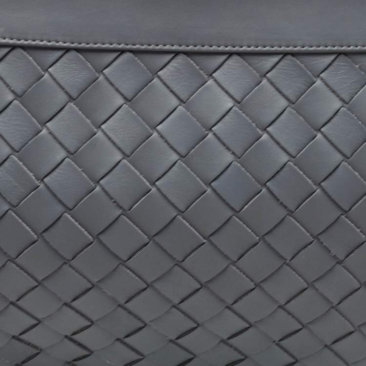 Pre Owned Bottega Veneta Grey Intrecciato Leather Oversized Zip Pouch 
