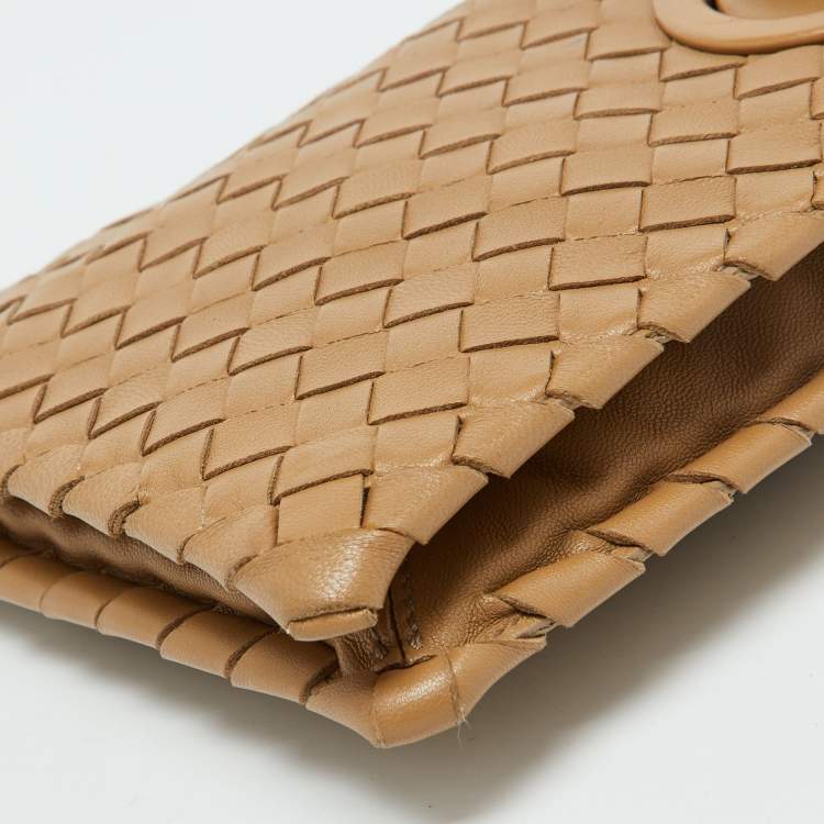 مملوكة مسبقًا Bottega Veneta Beige Intrecciato Leather Twist Lock Flap Clutch