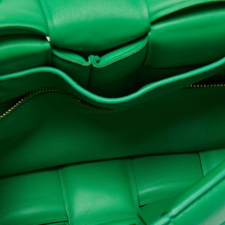 Pre Owned Bottega Veneta Green Padded Leather Cassette Chain Bag