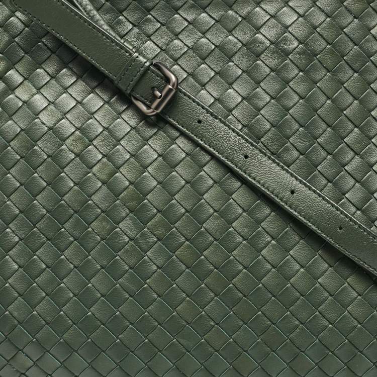 Pre Owned Bottega Veneta Green Intrecciato Leather Flap Messenger Bag