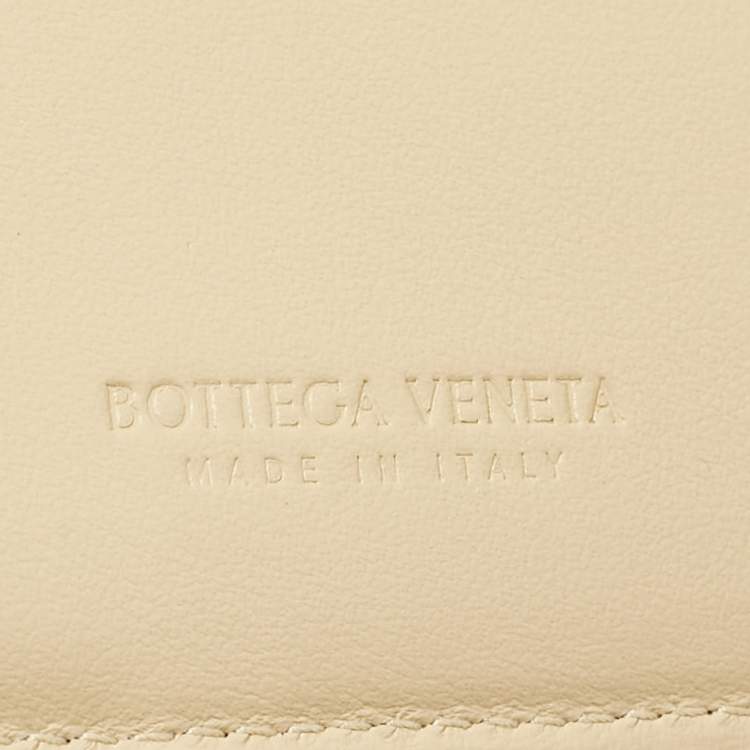 Pre Owned Bottega Veneta Beige Leather Intrecciato Cassette Zip Trifold Wallet