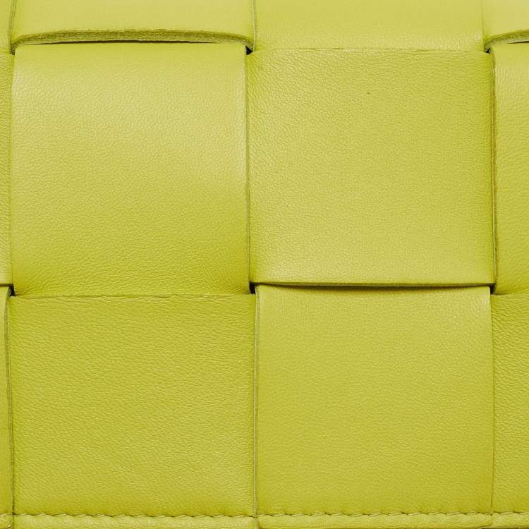 Pre Owned Bottega Veneta Neon Green Leather Intrecciato Cassette Belt Bag