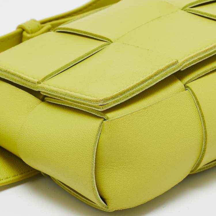 Pre Owned Bottega Veneta Neon Green Leather Intrecciato Cassette Belt Bag