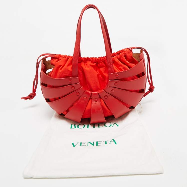 Pre Owned Bottega Veneta Red Leather Medium Shell Bag