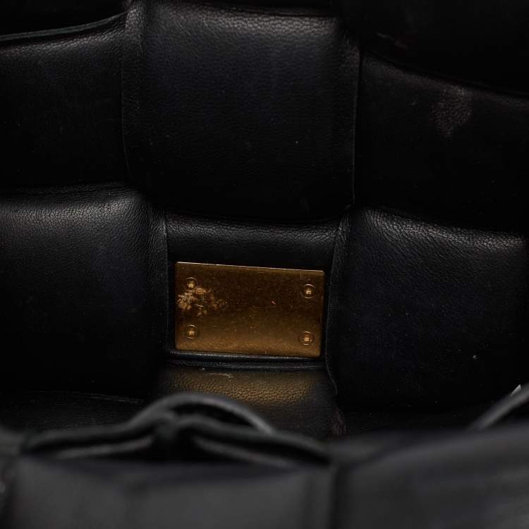 Pre Owned Bottega Veneta Black Leather Classic Cassette Padded Shoulder Bag