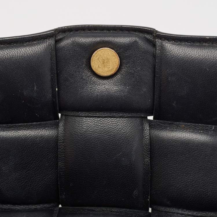 Pre Owned Bottega Veneta Black Leather Classic Cassette Padded Shoulder Bag