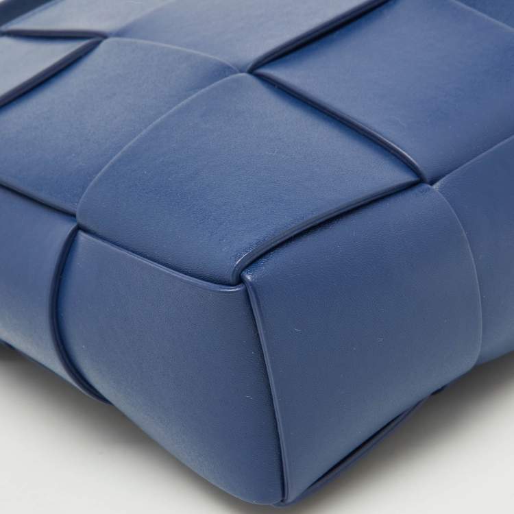 Pre Owned Bottega Veneta Blue Intrecciato Leather Cassette Shoulder Bag