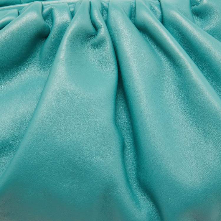 مملوكة مسبقًا Bottega Veneta Turquoise Blue Leather Teen Pouch Clutch