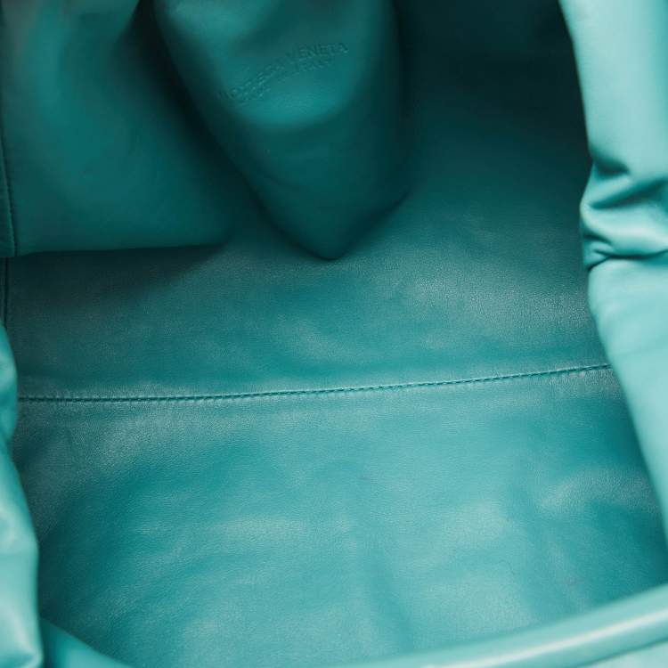 مملوكة مسبقًا Bottega Veneta Turquoise Blue Leather Teen Pouch Clutch