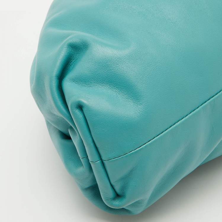 مملوكة مسبقًا Bottega Veneta Turquoise Blue Leather Teen Pouch Clutch
