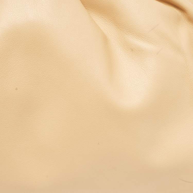 Pre Owned Bottega Veneta Beige Leather Classic The Pouch 