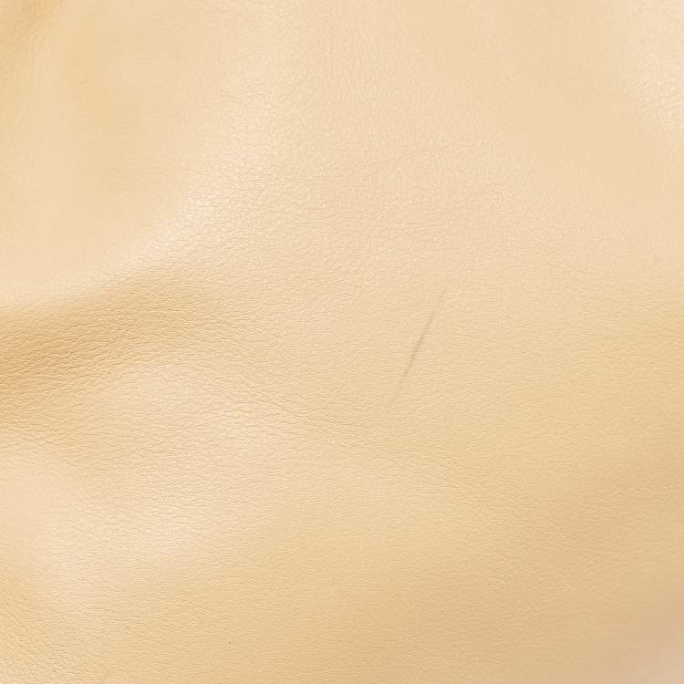 Pre Owned Bottega Veneta Beige Leather Classic The Pouch 