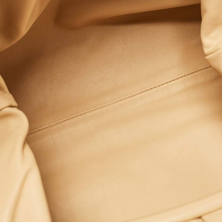 Pre Owned Bottega Veneta Beige Leather Classic The Pouch 