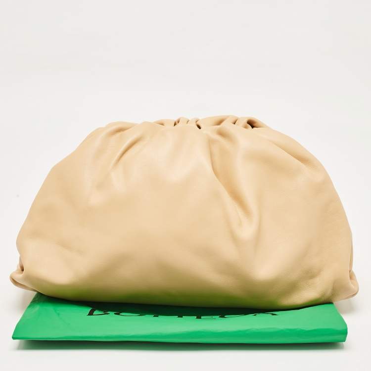 Pre Owned Bottega Veneta Beige Leather Classic The Pouch 