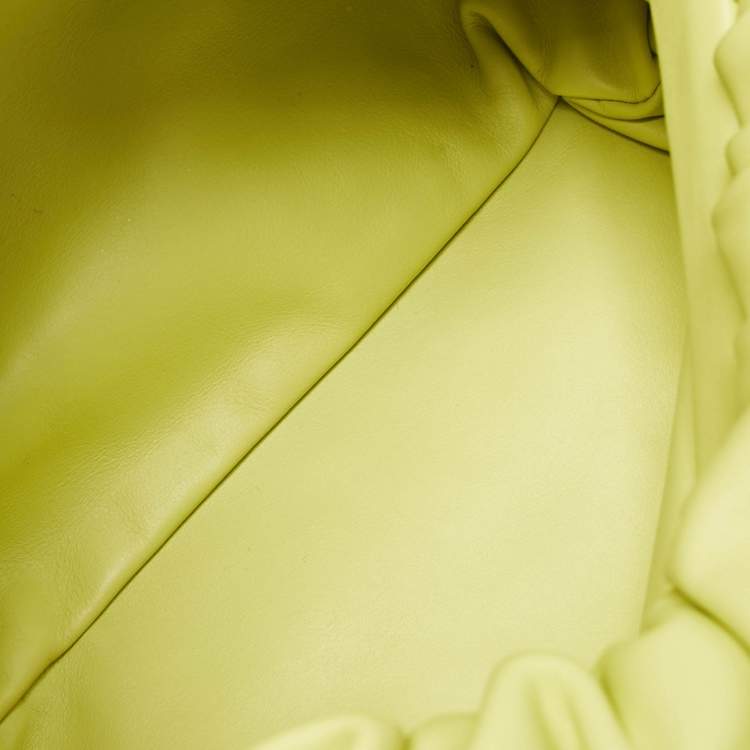 Pre Owned Bottega Veneta Light Green Leather The Chain Pouch Bag