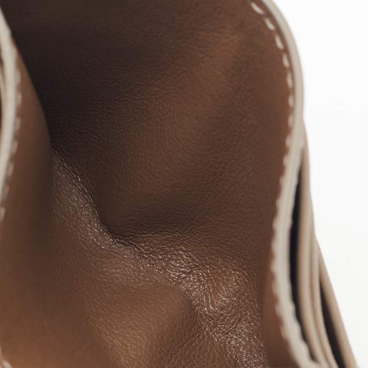 مملوكة مسبقًا Bottega Veneta Beige Intrecciato Leather Card Holder