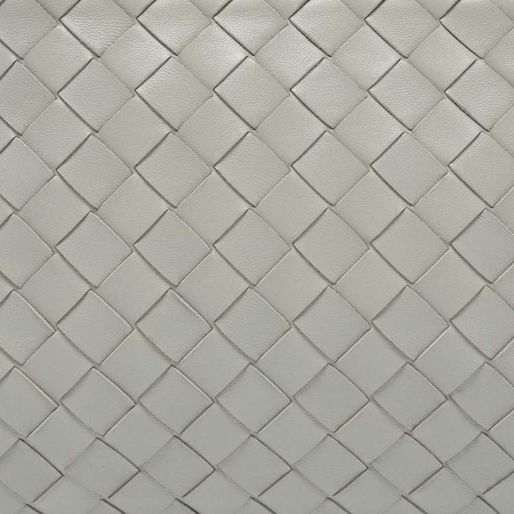Pre Owned Bottega Veneta Grey Intrecciato Leather Zip Pochette