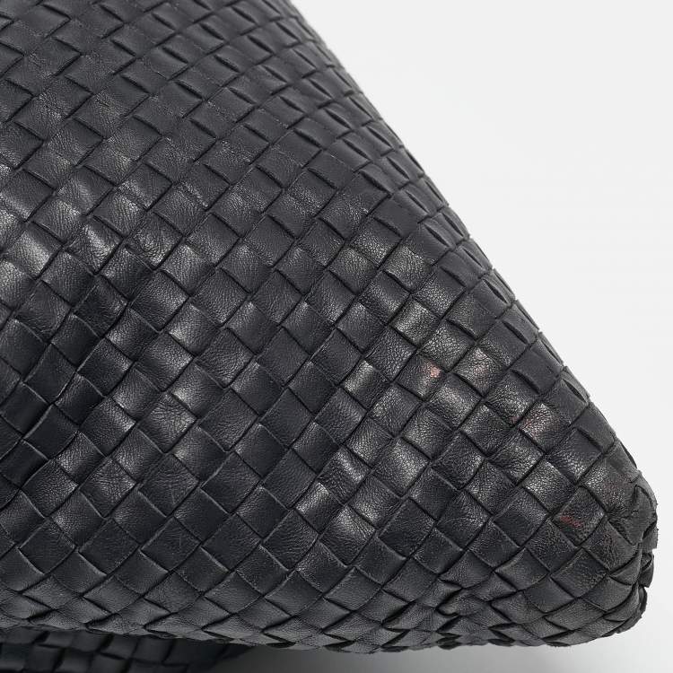 مملوكة مسبقًا Bottega Veneta Midnight Blue Intrecciato Leather Maxi Convertible Tote