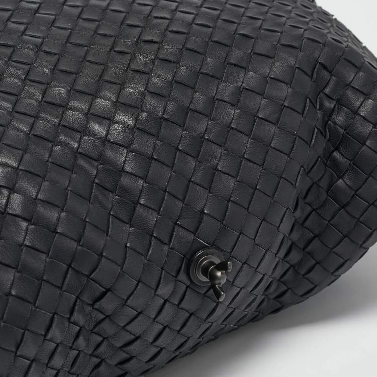 مملوكة مسبقًا Bottega Veneta Midnight Blue Intrecciato Leather Maxi Convertible Tote