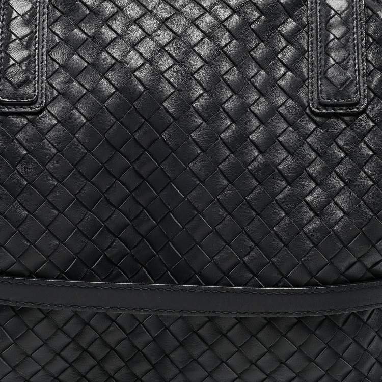مملوكة مسبقًا Bottega Veneta Midnight Blue Intrecciato Leather Maxi Convertible Tote