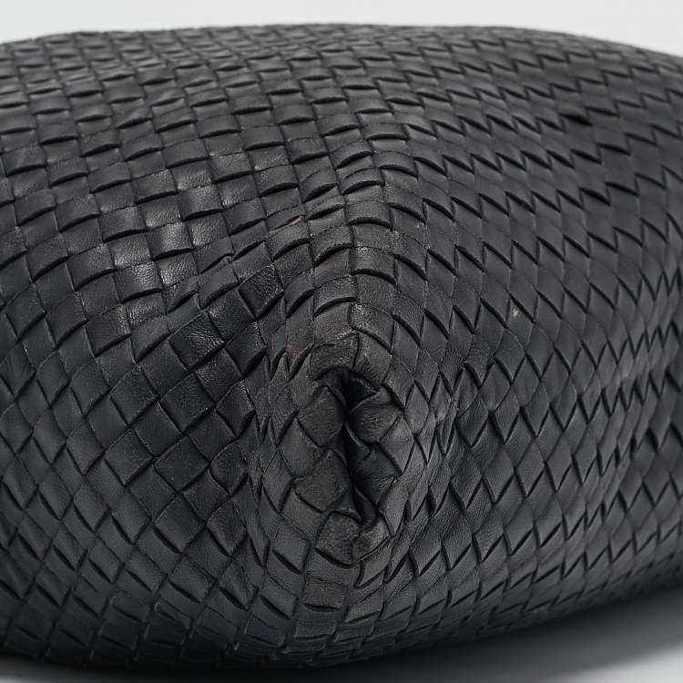 مملوكة مسبقًا Bottega Veneta Midnight Blue Intrecciato Leather Maxi Convertible Tote