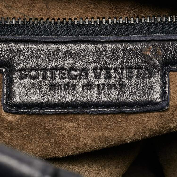 مملوكة مسبقًا Bottega Veneta Midnight Blue Intrecciato Leather Maxi Convertible Tote