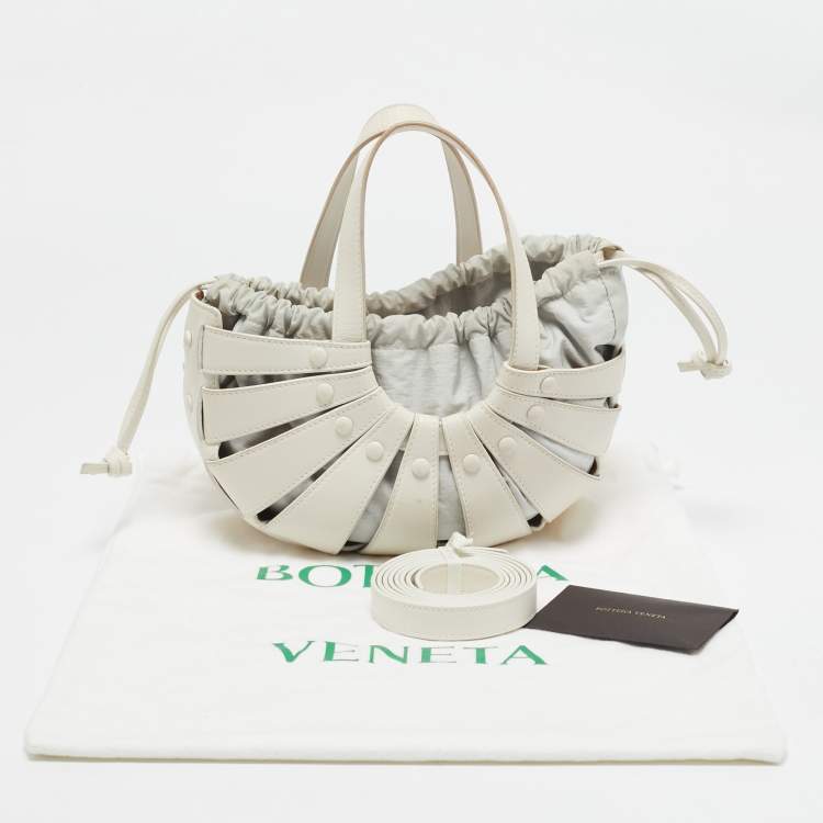 Pre Owned Bottega Veneta Off White Leather Small Shell Bag