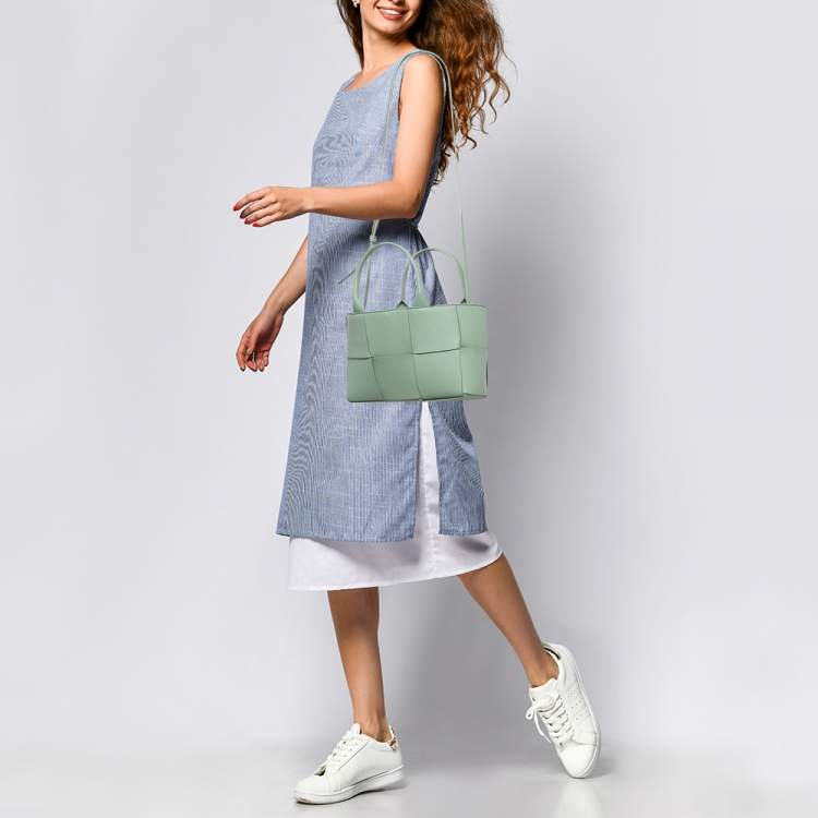 Pre Owned Bottega Veneta Light Green Intrecciato Leather Mini Arco Tote