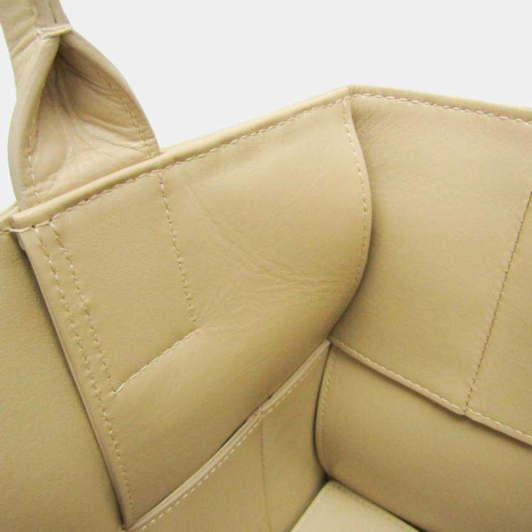 Pre Owned Bottega Veneta Beige Leather Arco Tote Bag