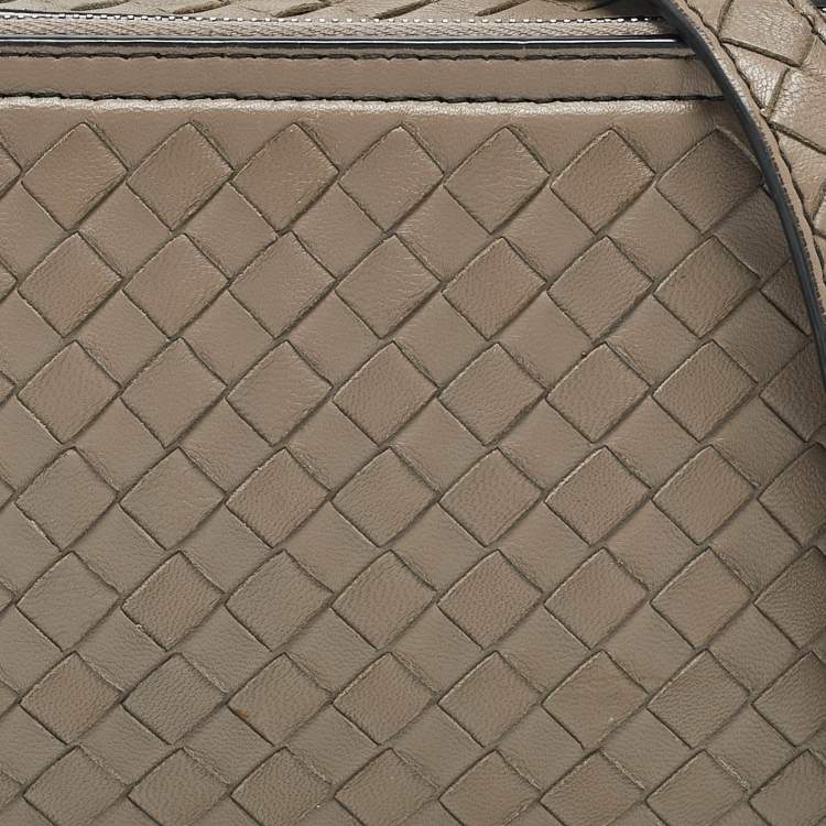 Pre Owned Bottega Veneta Beige Intrecciato Leather Double Zip Camera Crossbody Bag