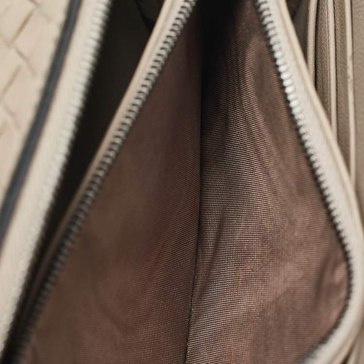 Pre Owned Bottega Veneta Beige Intrecciato Leather Double Zip Camera Crossbody Bag