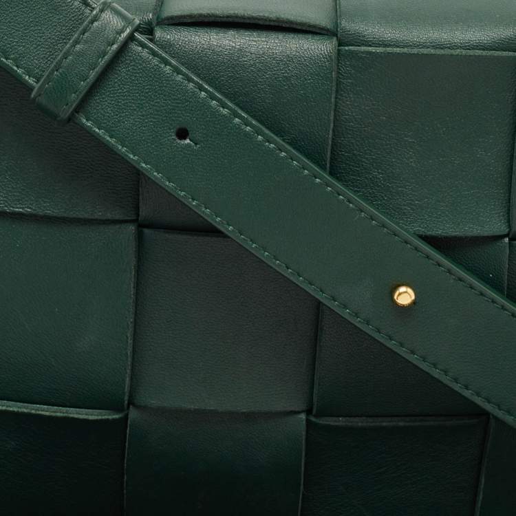 Pre Owned Bottega Veneta Green Intreccio Leather Cassette Shoulder Bag