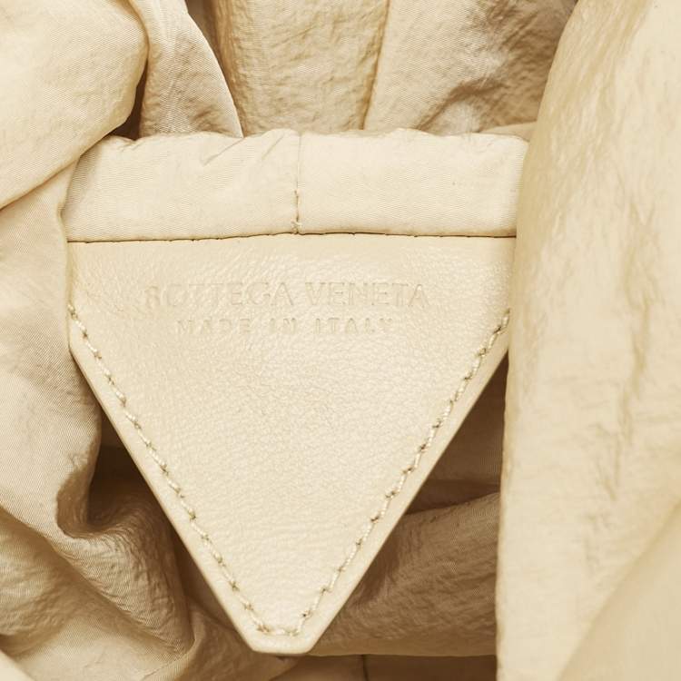 Pre Owned Bottega Veneta Beige Knit Leather Medium Point Shoulder Bag