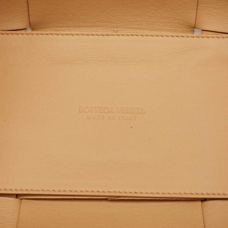 Pre Owned Bottega Veneta Brown Intreccio Leather Medium Arco Tote