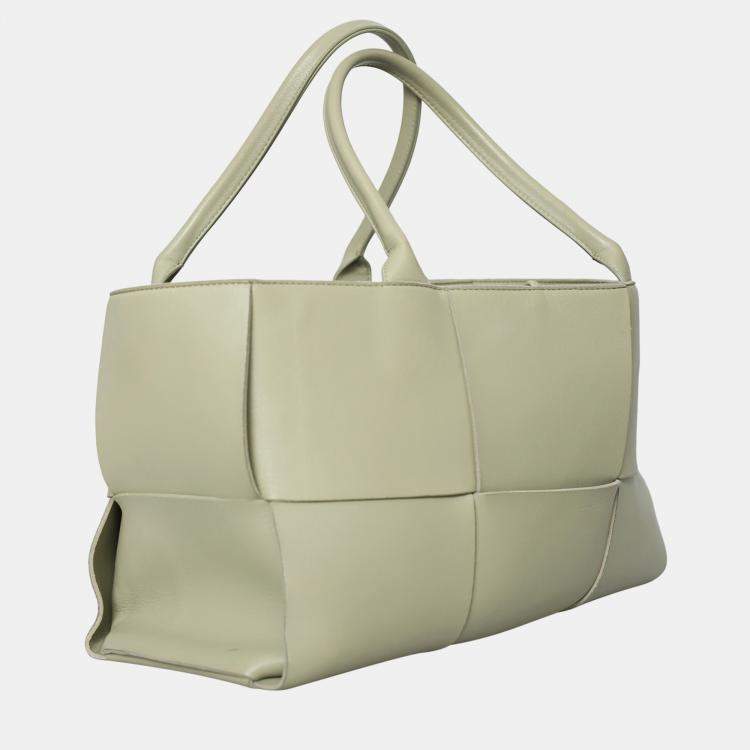 Pre Owned Bottega Veneta Green Leather Arco Tote Bag