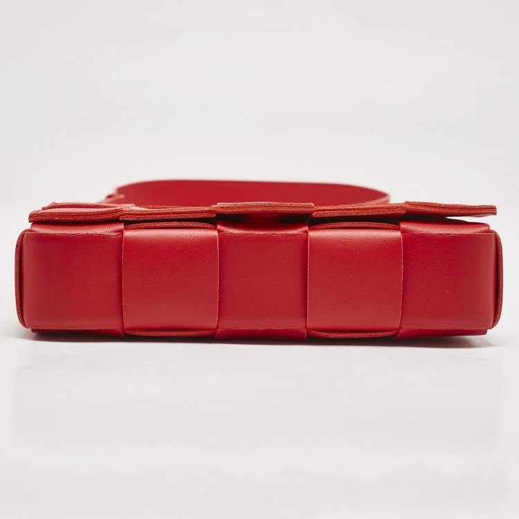 Pre Owned Bottega Veneta Red Intreccio Leather Small Cassette Crossbody Bag