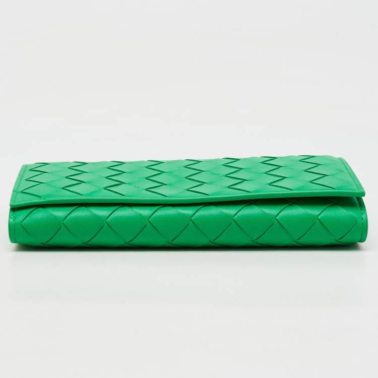 مملوكة مسبقًا Bottega Veneta Green Intrecciato Leather Flap Continental Wallet