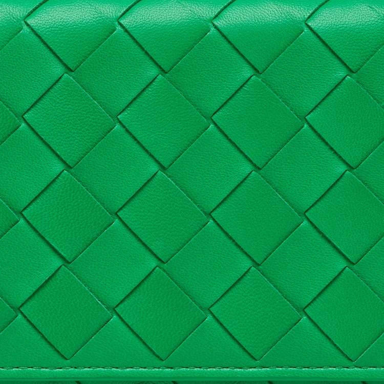 مملوكة مسبقًا Bottega Veneta Green Intrecciato Leather Flap Continental Wallet