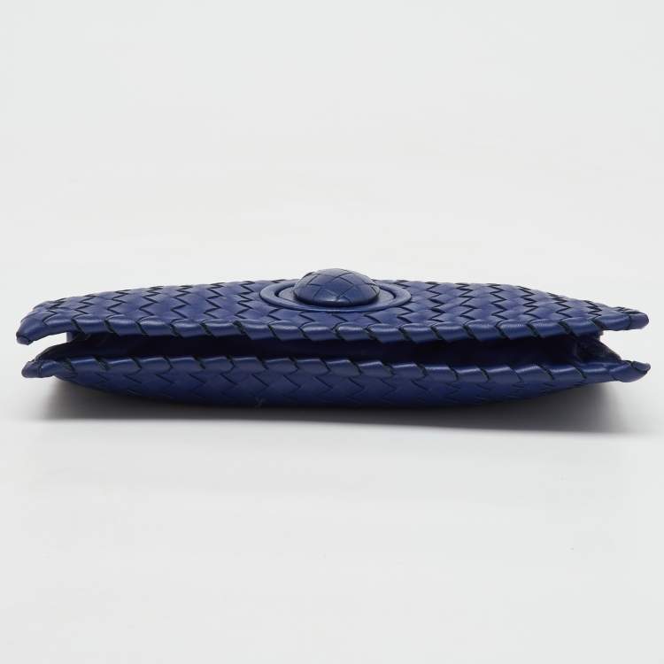 Pre Owned Bottega Veneta Blue Intrecciato Leather Twist Lock Flap Clutch