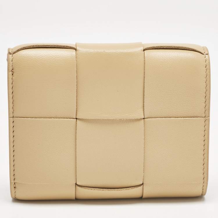 Pre Owned Bottega Veneta Beige Leather Intrecciato Cassette Zip Trifold Wallet