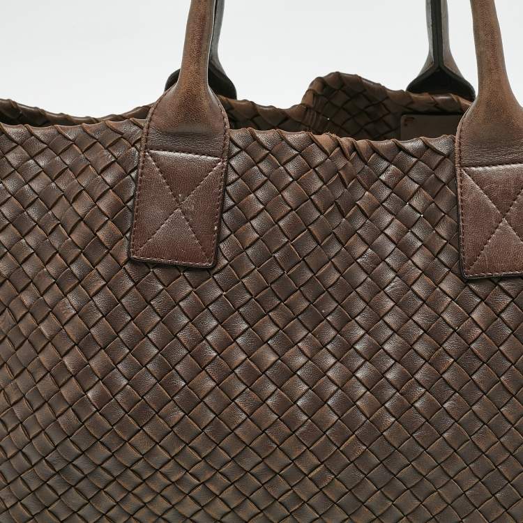 Pre Owned Bottega Veneta Cacao Intrecciato Leather Medium Cabat Tote 